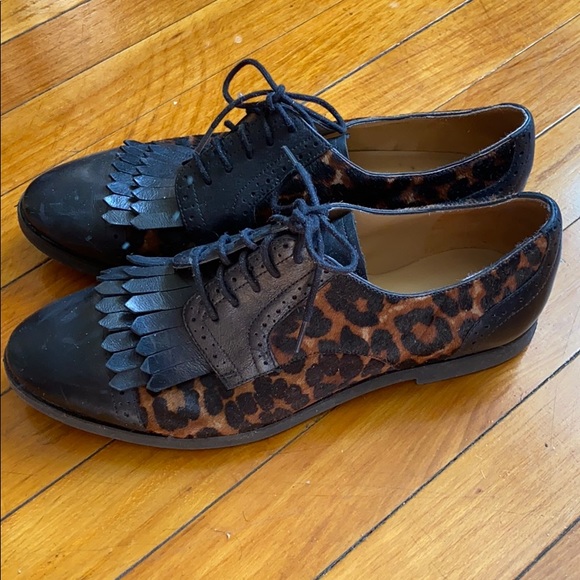 Women’s Shoe - Picture 3 of 6